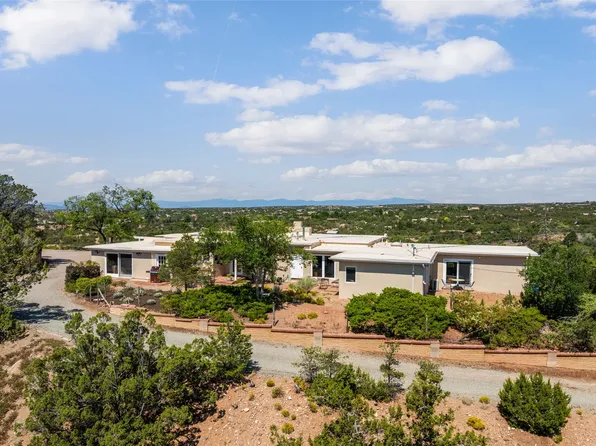 933 Stagecoach Rd, Santa Fe, NM 87501