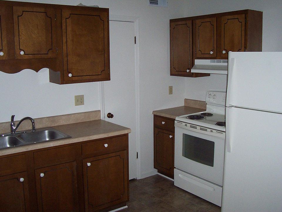 2nd image of 427 N Center St