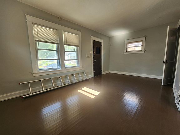 3rd image of 5923 Harney Ave