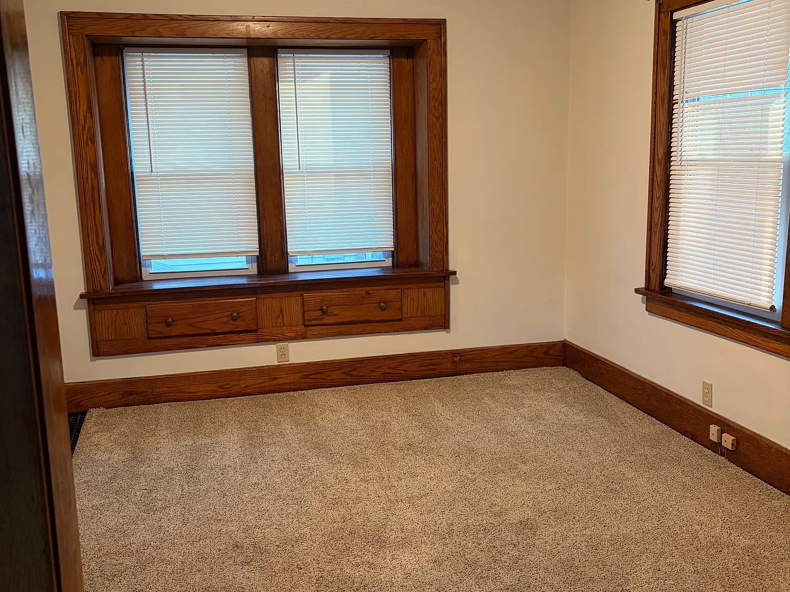 3 bed, 960 sqft, $1,225 — Photo 2