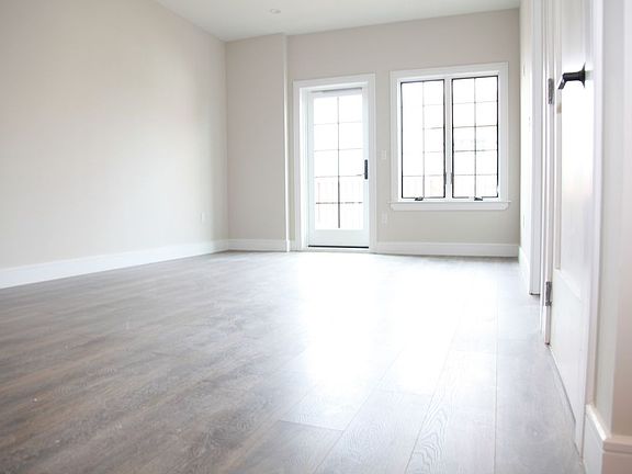 4th image of 30-38 Steinway St Floor 3
