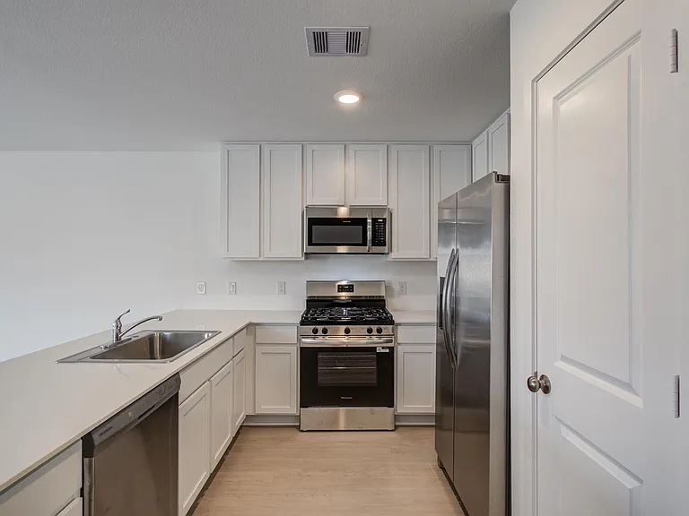 18054 Le Gotte Ln — Photo 11