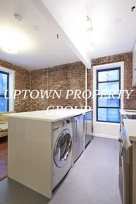 Rented by Uptown Property Group | media 28