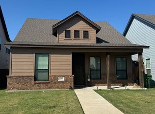 609 The Cottages Dr, Godley, TX 76044