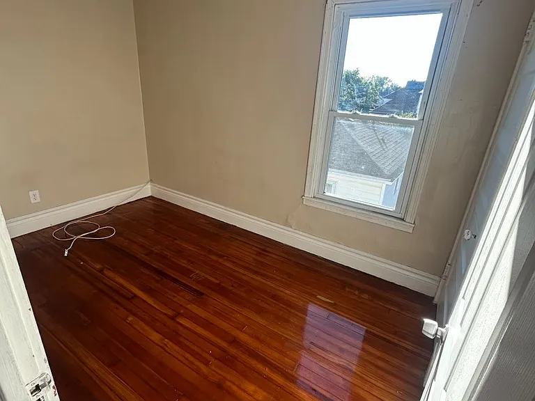 170 Ladner Ave #2 — Photo 8