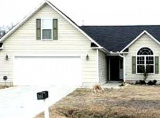 195 N Copper Creek Dr, Raeford, NC 28376