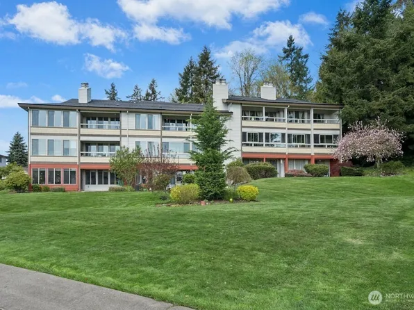 23407 Lakeview Drive #G101, Mountlake Terrace, WA 98043