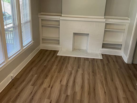 4th image of 326 Rochelle St