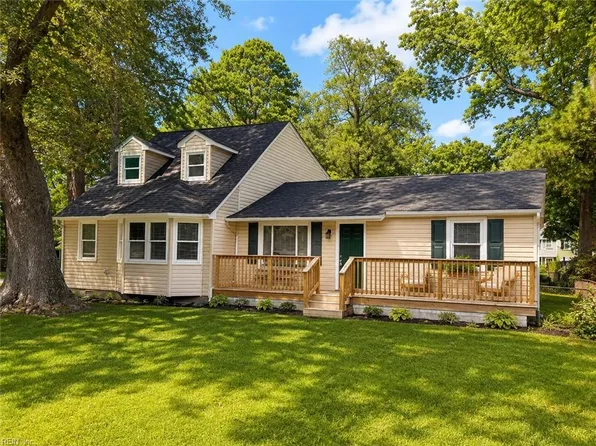 700 Cardover Ave, Chesapeake, VA 23325
