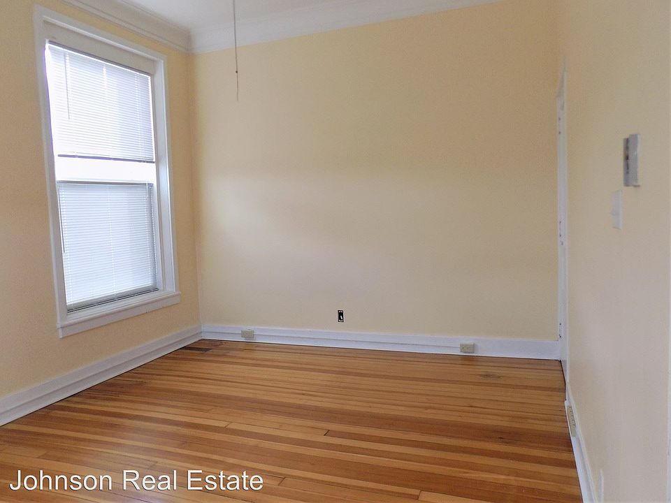 100 1/2 North Main St Apartments Fairfield, IA Zillow