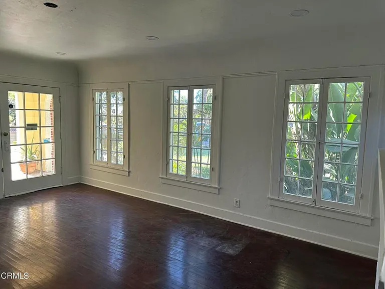 2122 Navarro Ave — Photo 6
