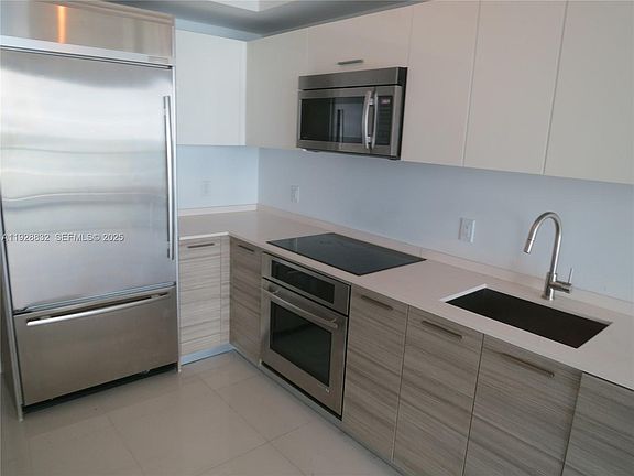 4th image of 1300 Brickell Bay Dr APT 1110