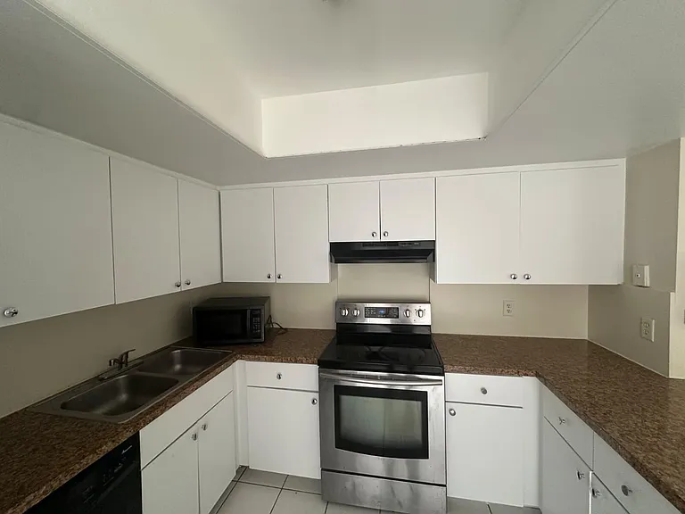 1604 Shaker Cir — Photo 10