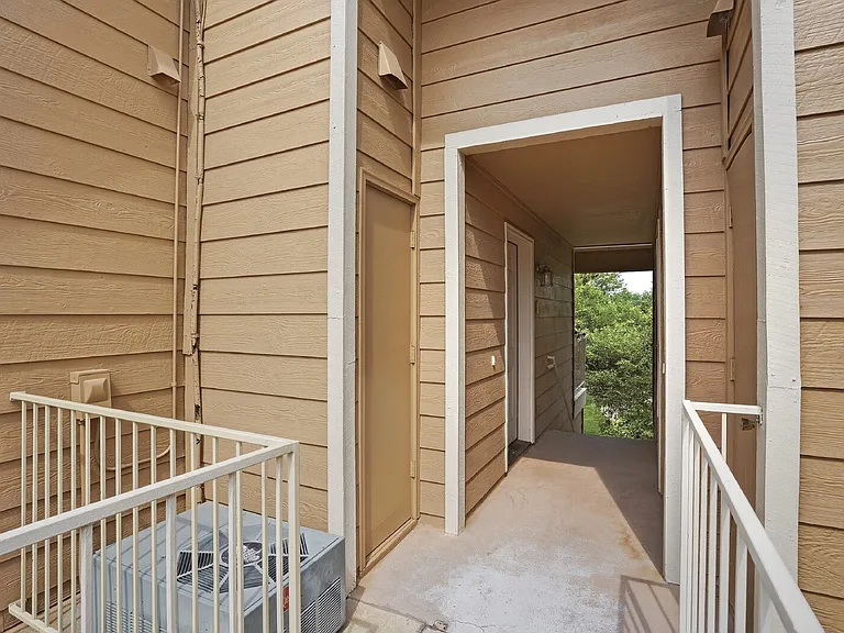5916 Gunbarrel Ave #F — Photo 22