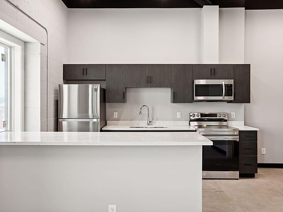 5th image of 801 9th St SE #202