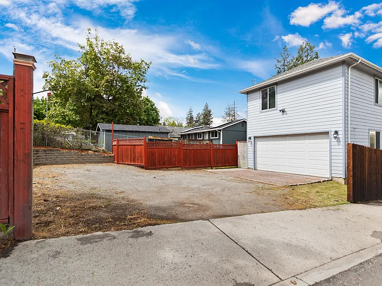 3164 E 16th Ave — Photo 22