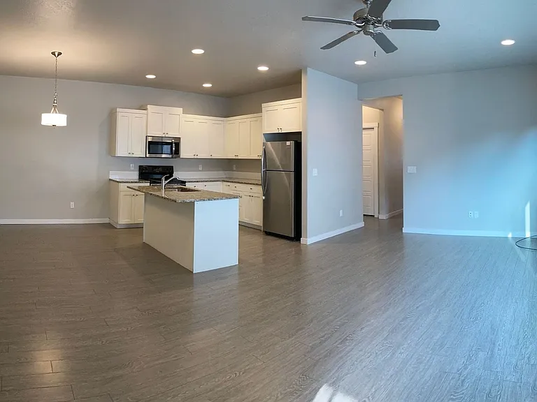 2119 Ison Ct #102 — Photo 2