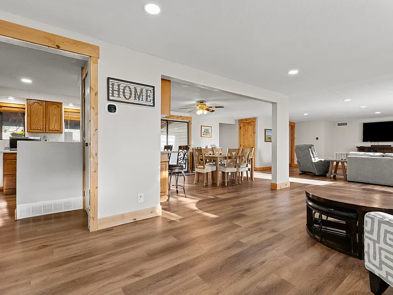 10390 N Highway 38 — Photo 5