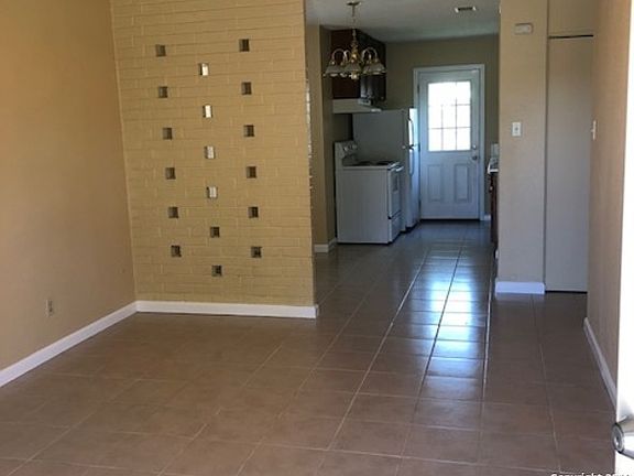 3rd image of 4939 Melvin Dr