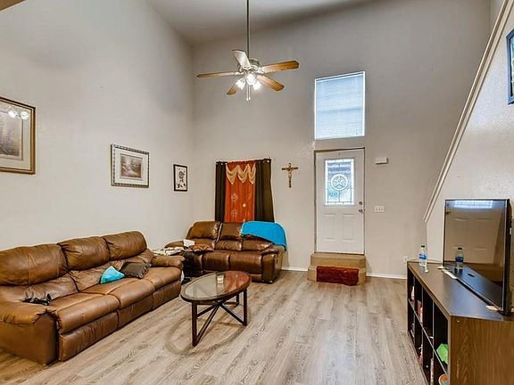 5th image of 108 E Davilla St #A