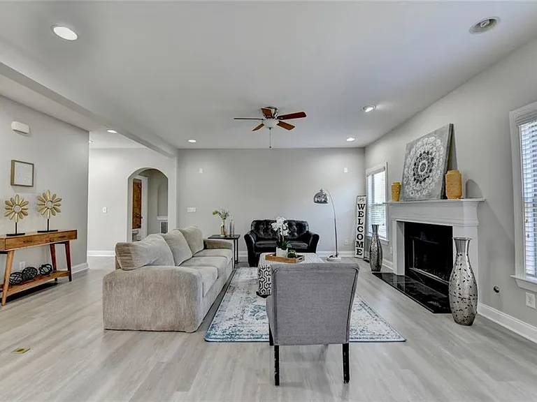 4805 Shelbourne Dr — Photo 21