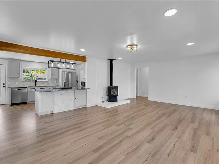 6211 W Magnolia Ave — Photo 7