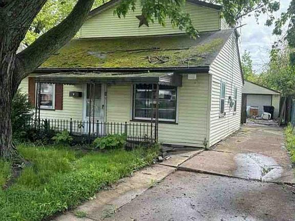 2nd image of 176 S Logan St