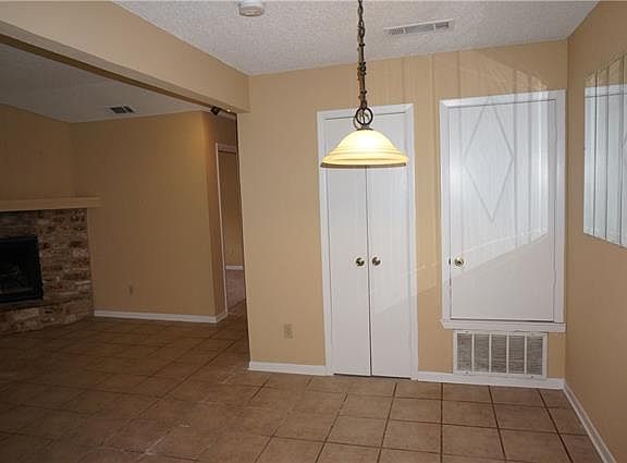 4th image of 608 Country Aire Dr #A