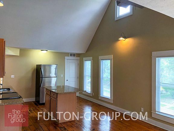 3rd image of 800 Baldwin St SE Unit 2