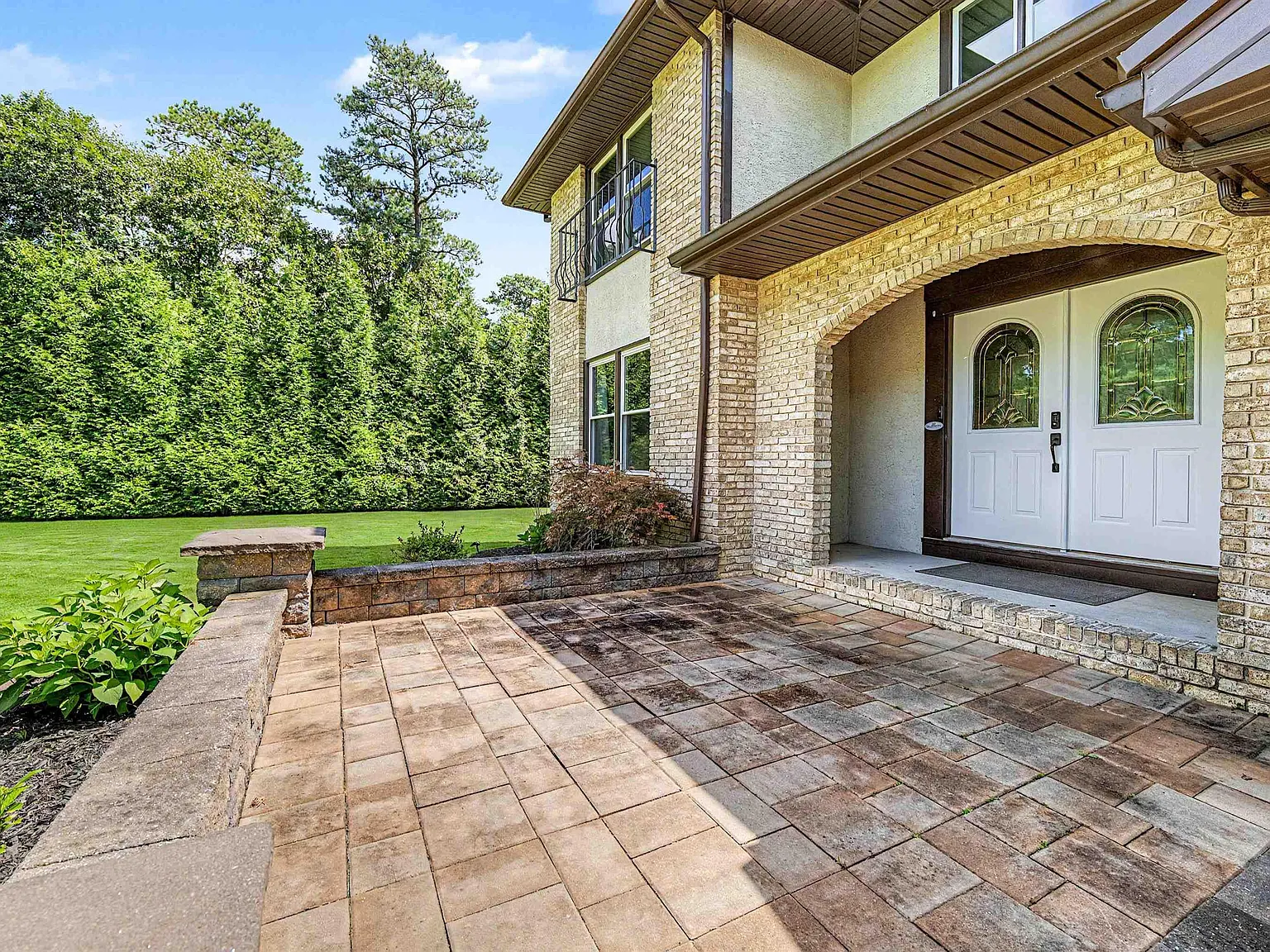 4 bed, 2.5 bath, $3,850 — Photo 3