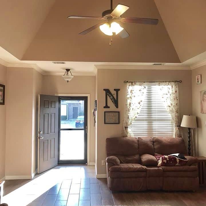 2nd image of 1116 Savannah Ln