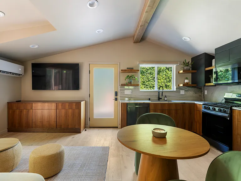 6437 Oakdale Ave — Photo 12