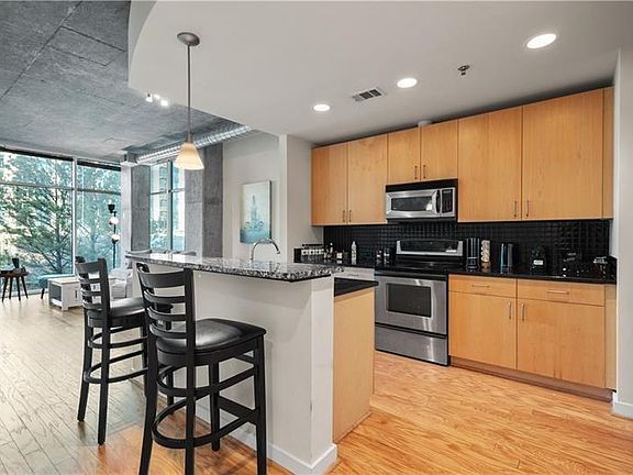 4th image of 250 Pharr Rd NE APT 607