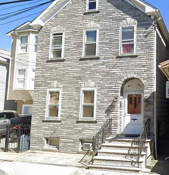 39 Napoleon St — Photo 1