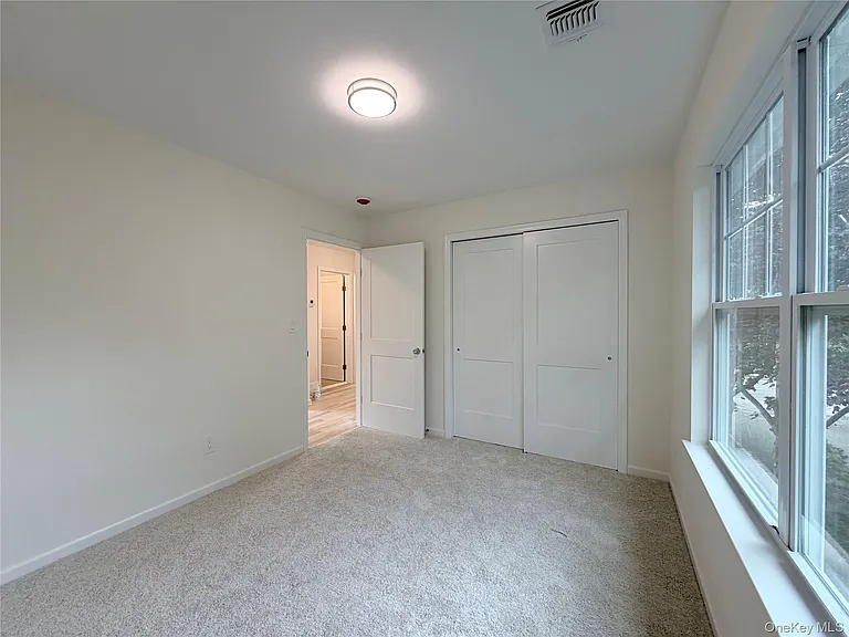 102 Pulaski Rd — Photo 17