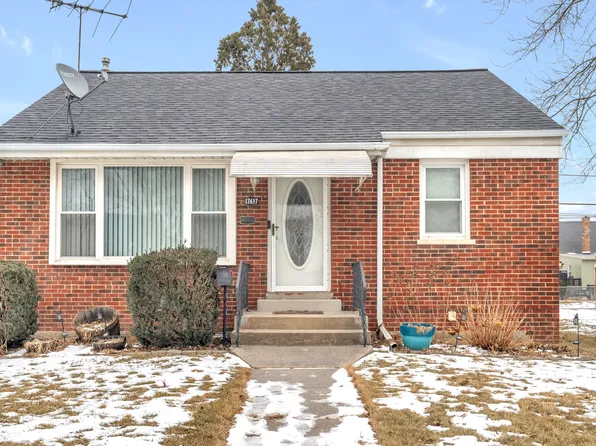 17617 Burnham Ave, Lansing, IL 60438