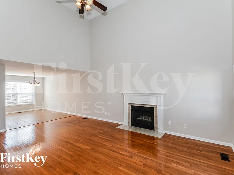 3713 Jolene Ct — Photo 2