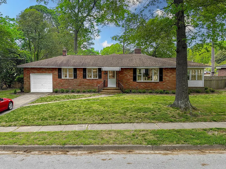 1831 Banning Rd — Photo 1