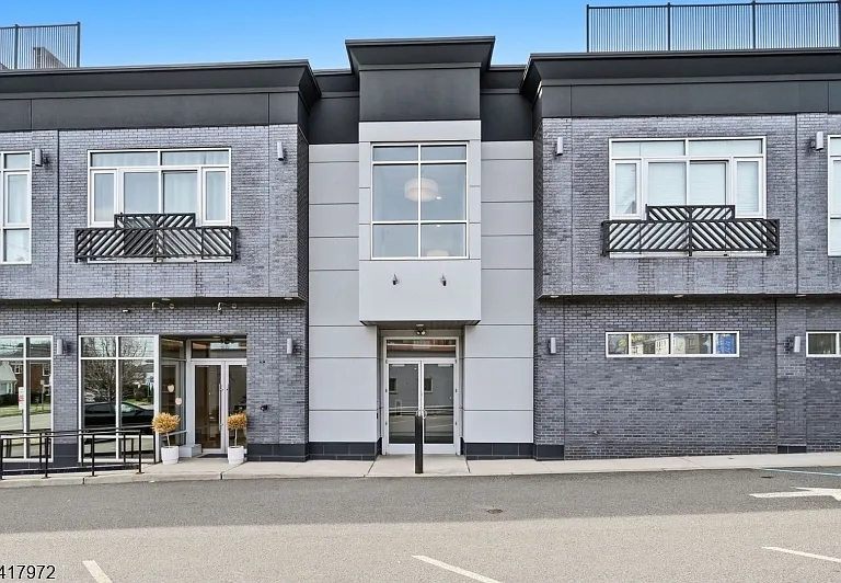 271 Millburn Ave #2D — Photo 2