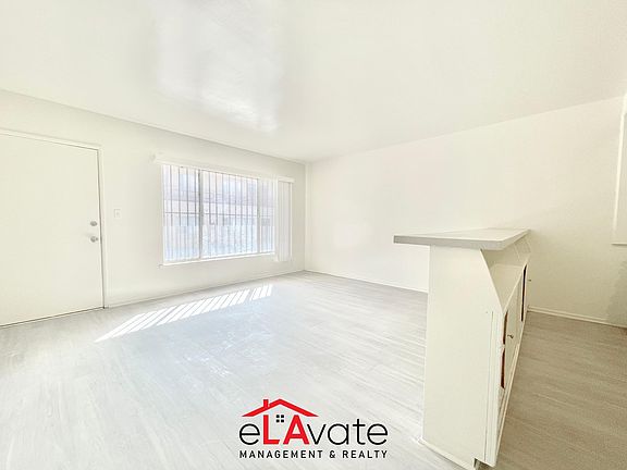 3rd image of 3900 Nicolet Ave #2X1