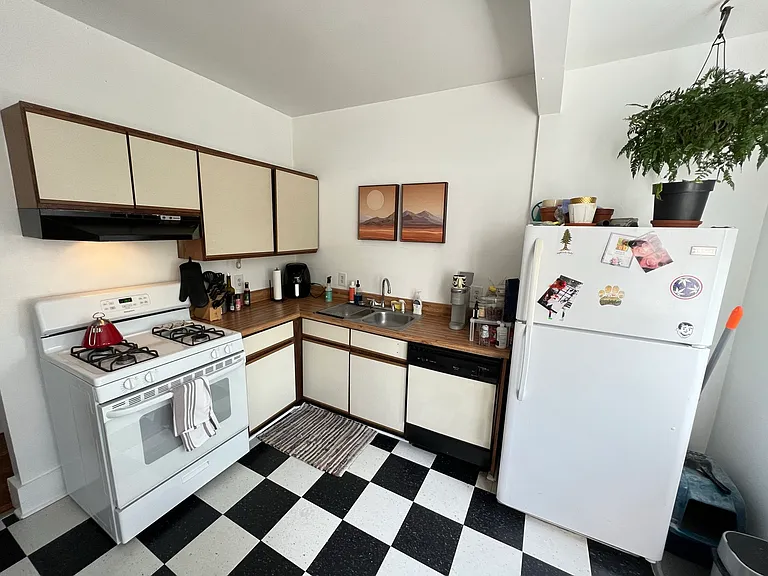 742 Monroe Dr NE #9 — Photo 6