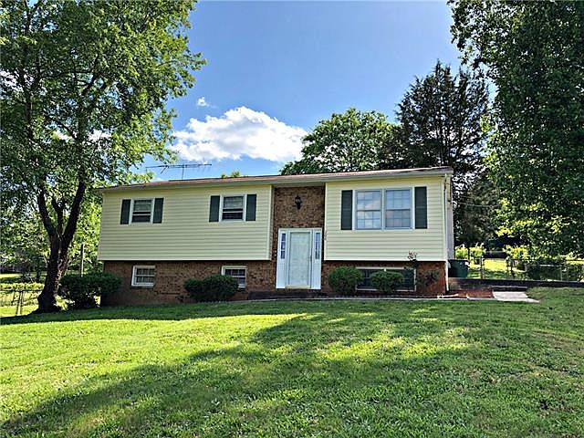 1st image of 208 Shannonbrook Dr