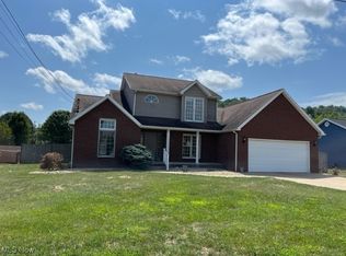 321 Dublin Dr, Mineral Wells, WV 26150