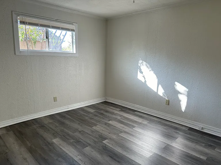 5520 Greenlee St — Photo 10