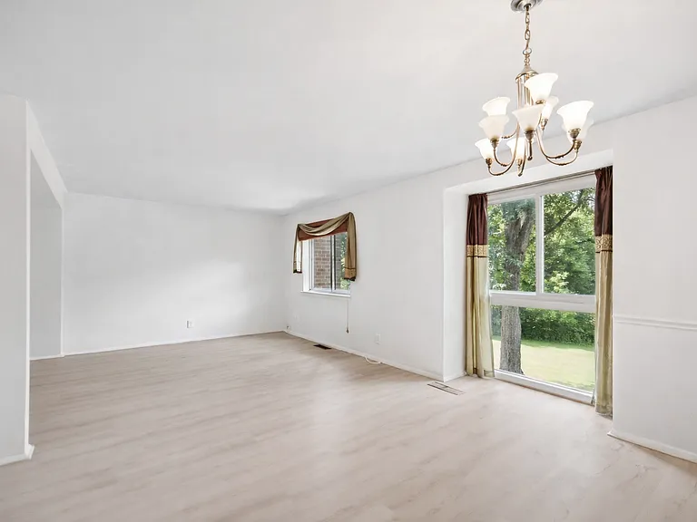 9923 Lake Landing Rd — Photo 8
