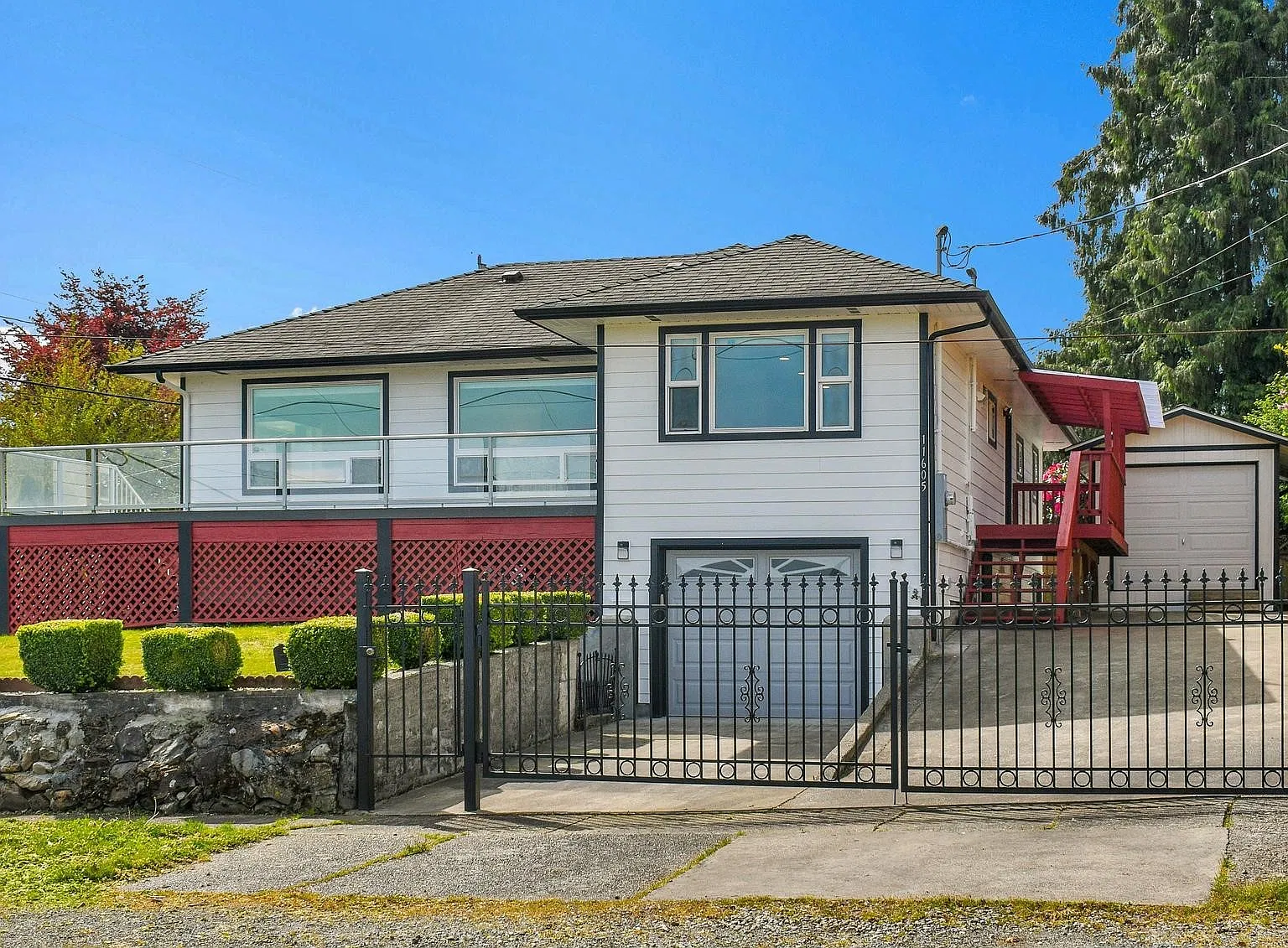 3 bed, 2.5 bath, 2328 sqft, $4,000 — Photo 1