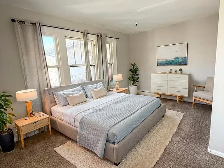 The Manor — Photo 11