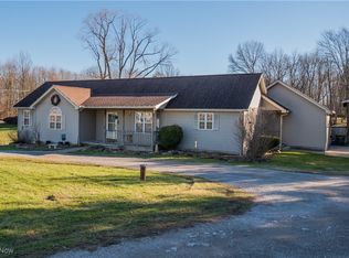 6327 E Calla Rd, New Middletown, OH 44442
