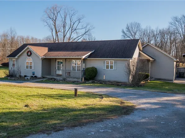 6327 E Calla Rd, New Middletown, OH 44442