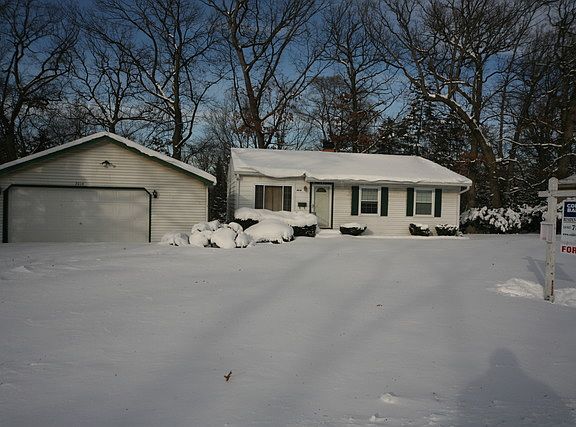 2nd image of 3014 Everglade Ave